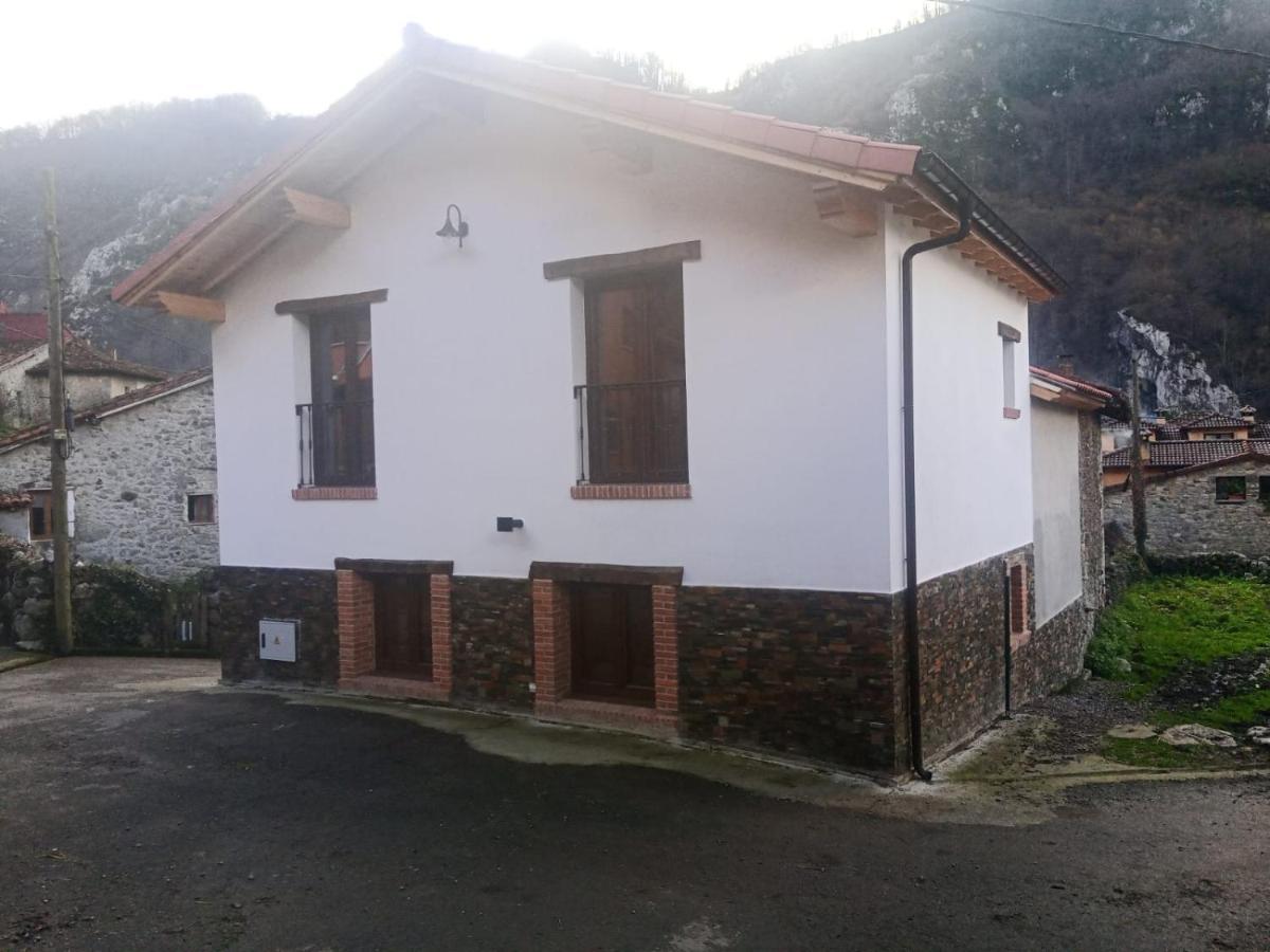 Sobrefoz Casa Rural Gueilones, Parque Natural De Ponga מראה חיצוני תמונה